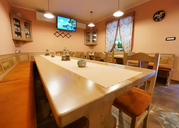 Domacija Bubec Smještaj na farmi Ilirska Bistrica